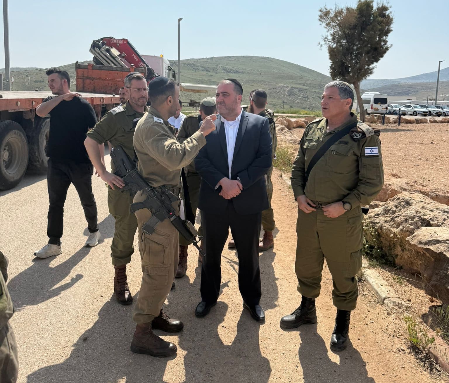 השר משה ארבל בביקור בחטיבת חשמונאים